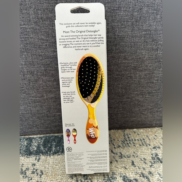 Mandalorian Star Wars Limited Edition Original Wet Brush Detangler - New in Box - Picture 2 of 2